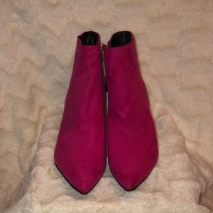 ✨BRAND NEW✨ FUCHSIA BOOTIES🔥